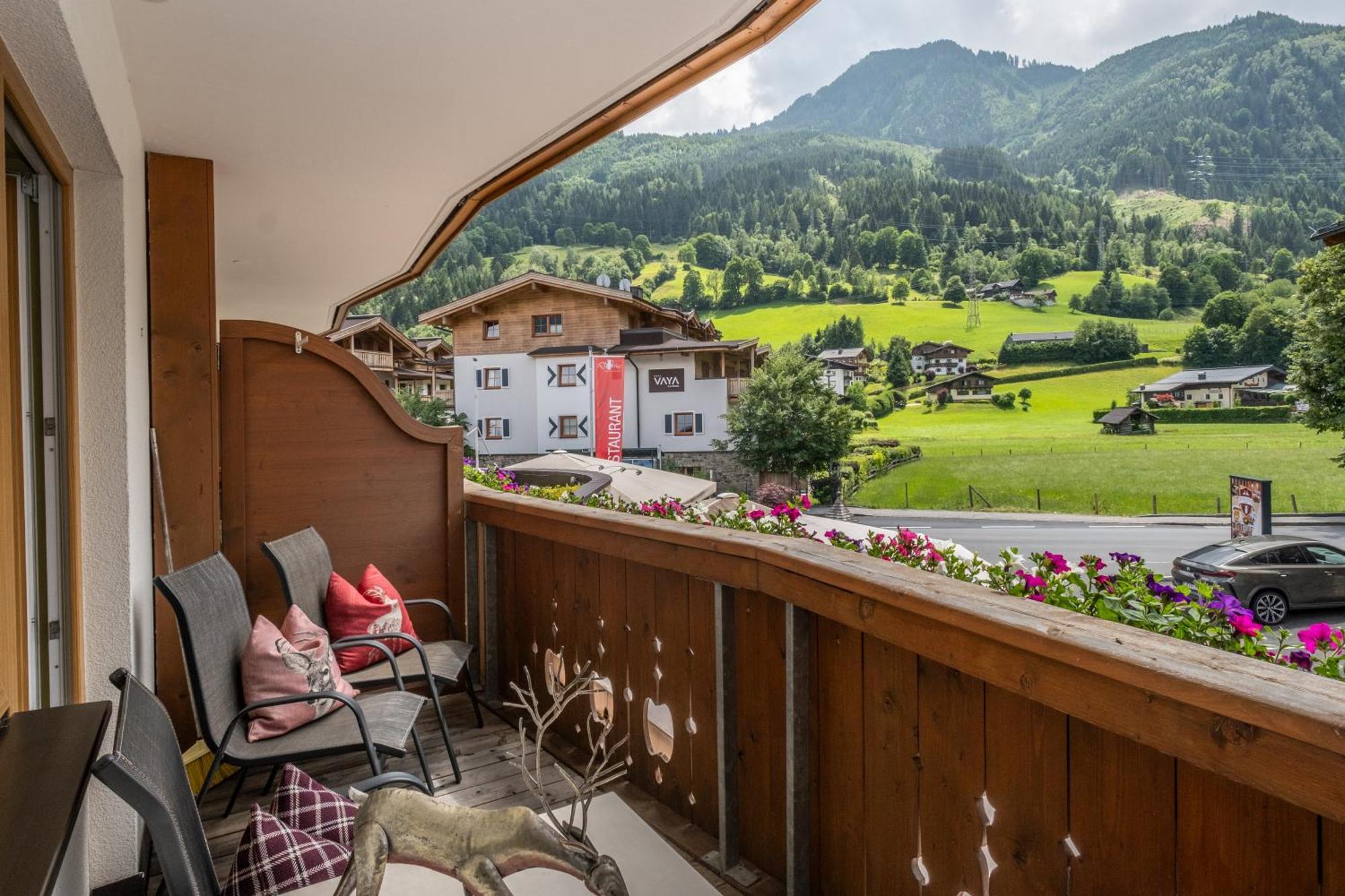 Dorfkrug Kaprun - Luxury Suites & Appartements Luaran gambar