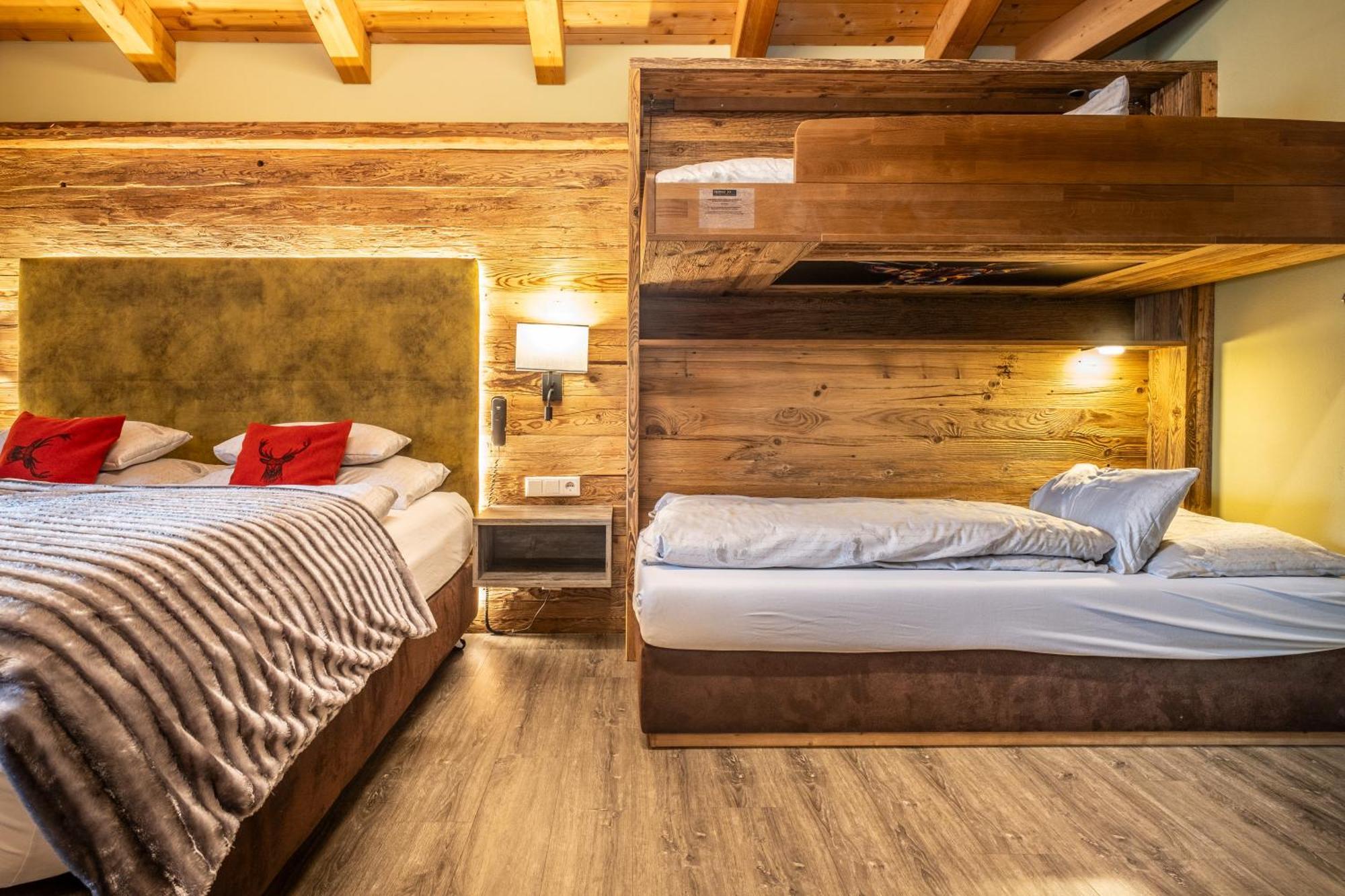 Dorfkrug Kaprun - Luxury Suites & Appartements Luaran gambar