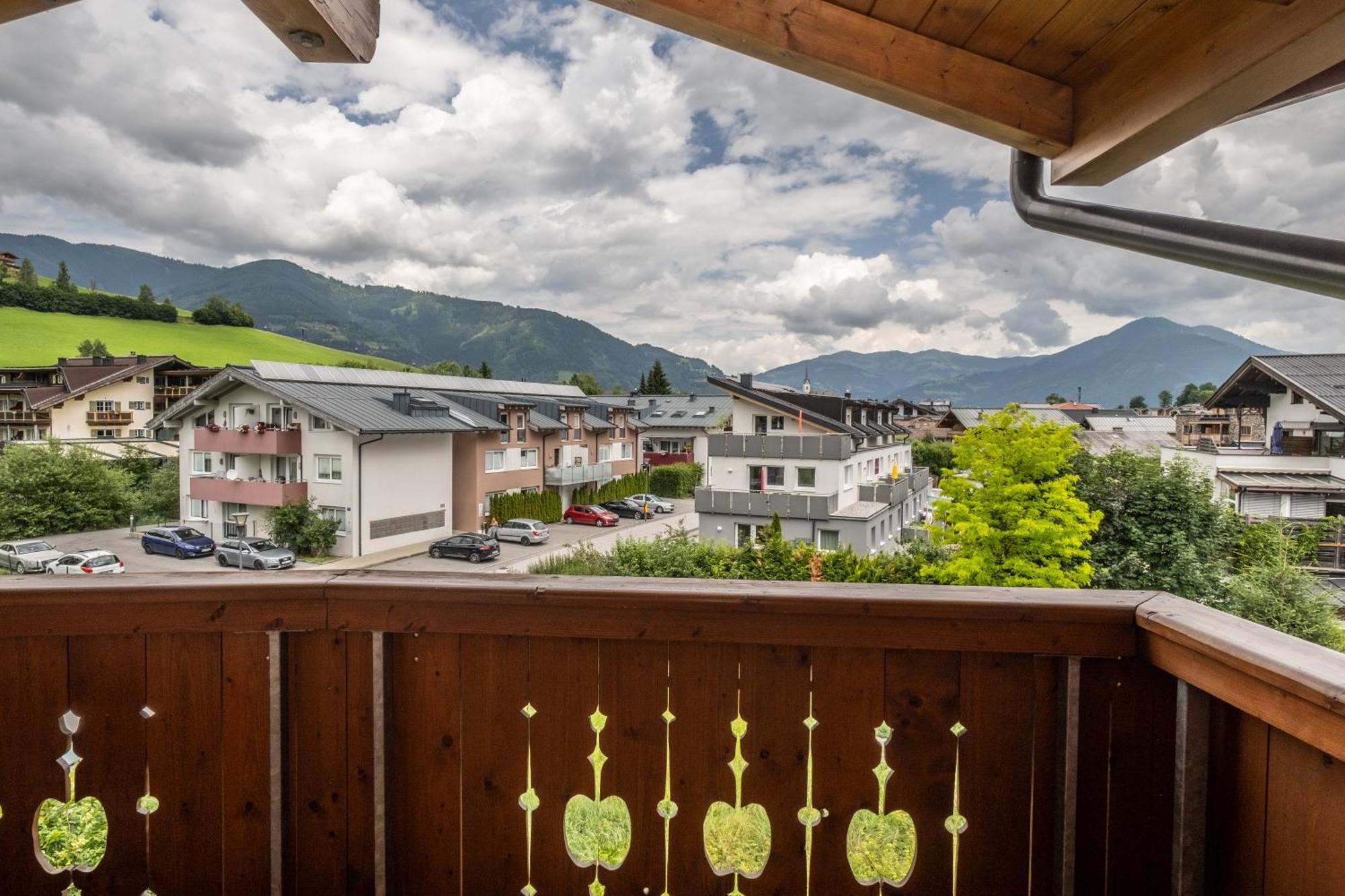 Dorfkrug Kaprun - Luxury Suites & Appartements Luaran gambar