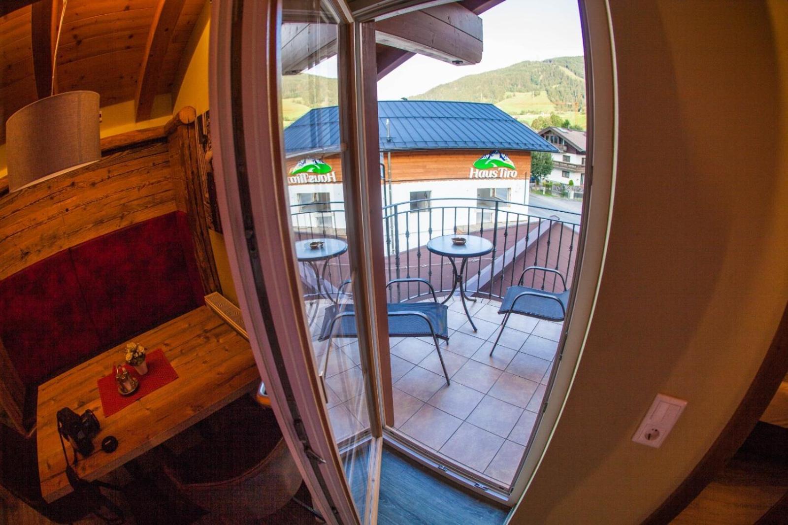 Dorfkrug Kaprun - Luxury Suites & Appartements Bilik gambar
